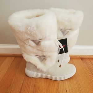 NWT Oscar Apres Ski Goat fur boots with Shearling